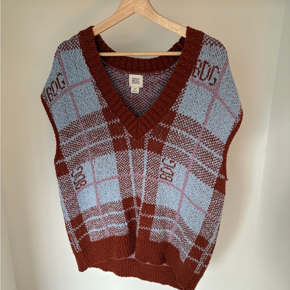 BDG Oversized Sweater Vest Size Medium